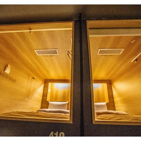 Khan Hoang Capsule Hotel (Adults Only) Hanoi Exteriör bild
