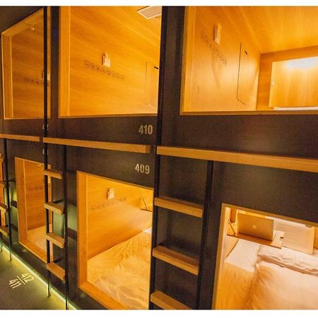 Khan Hoang Capsule Hotel (Adults Only) Hanoi Exteriör bild