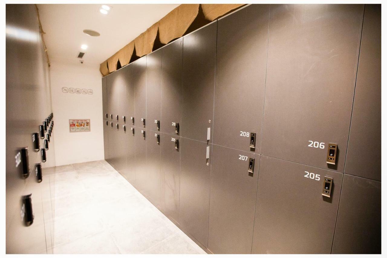 Khan Hoang Capsule Hotel (Adults Only) Hanoi Exteriör bild